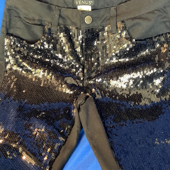 Venus - Picture 2 of 3